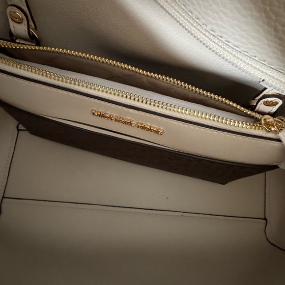 Michael Kors Maisie Large Pebbled Leather 3-In-1 Tote Bag - Picture 4 of 7